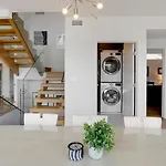 Luxury Dream Home - Massive Rooftop Patio, Zen Garden, Ac & Fast Wifi!