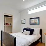 Luxury Dream Home - Massive Rooftop Patio, Zen Garden, Ac & Fast Wifi!